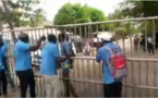 Vidéo - Des jeunes de Yarakh procèdent à la pose d’un dégrilleur sur le canal 6 pour filtrer les eaux usées…Reportage !