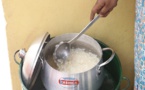 Aide alimentaire: qualité supérieure du riz distribué, une bénéficiaire de Rufisque en fait la démonstration 