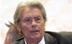 Alain Delon devient SDF pour Romy Schneider