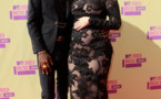 Amber Rose, enceinte et sexy en robe moulante