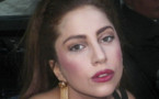 Lady Gaga se lâche coté costumes à Milan