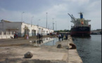 Urgent / Môle1 du Port de Dakar: Un camion gros porteur tombe dans l’eau, l’apprenti s’en sort et le chauffeur introuvable