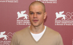 Tom Cruise et Matt Damon se font fesser par un travesti