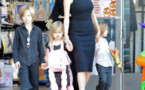Angelina Jolie et ses enfants font des emplettes pour Halloween