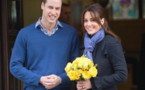 PHOTO Kate Middleton enceinte : tout sourire à sa sortie de l’hôpital