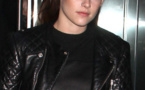 Kristen Stewart pense se refaire les seins