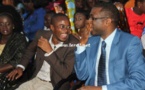 Youssou Ndour et Abdou Mbow rigolent...