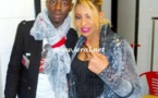 Viviane Chidid pose avec un de ses inconditionnels 
