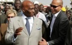 Me Wade enfile son manteau d’avocat et plaide pour son fils Karim
