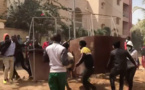 Urgent - Affrontements chez Ousmane Sonko : 2 manifestants atteints par balle et évacués d'urgence (Vidéo - Ames sensibles s'abstenir)