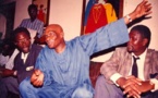 Souvenir : Me Wade entouré du journaliste Mour Diop et Me Ousmane Ngom