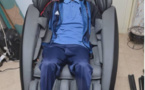 Un homme d'affaires offre un fauteuil de massage ultra moderne à Ousmane Sonko