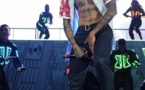 Chris Brown, avec Karrueche Tran, au Hot 97 Summer Jam 2013 : Ses looks streetwear