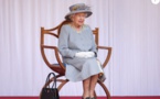 La reine Elizabeth II très enjouée à sa parade anniversaire, elle se laisse emporter par la musique !