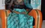 La chanteuse Adiouza royalement bien assise