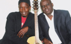 Pape &amp; Cheikh chantent "l’Autoroute à péage Abdoulaye Wade" devant Macky