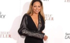 Mariah Carey dissimule son plâtre avec style