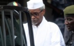 "Oui à la vaccination, non à la sortie de prison de Hissein Habré, condamné pour crimes contre l’humanité"(Association des victimes présumés)