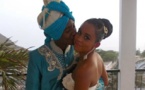 Ibou Kara embrasse son épouse Léa Soukeyna Ndiaye