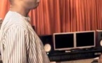 [Vidéo] Le chanteur Fallou Dieng en Studio. Regardez ce qu’il prépare !!