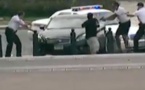 [Vidéo] Une femme tire des coups de feu non loin de la Maison Blanche, la police la poursuit et la tue.
