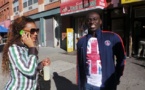 Pape Diouf et son épouse Bébé Basse se promènent dans les rues de New York
