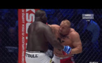 MMA: Marius Pudzianowski charcute et met ko Bombardier en moins d'une minute