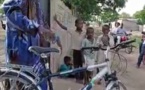 Diaobé / Locales 2022: Seny Kébé, le plus jeune candidat qui bat campagne à bord de son...vélo