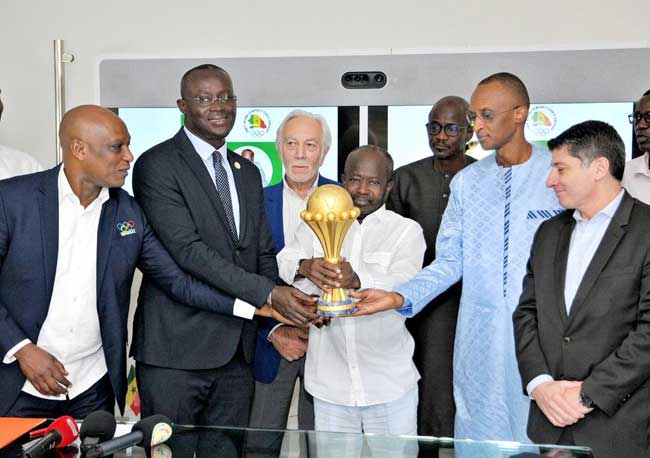 Avant la tournée nationale de la Coupe d’Afrique : Le trophée présenté à Diagna Ndiaye