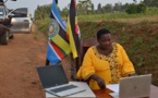 Ouganda : la Première ministre assiste à un sommet de l’Union africaine au bord de la route (vidéo)