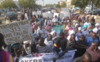 Photos - Manifestation en faveur de la baisse des loyers : Une poignée d’apéristes pour remercier Macky Sall