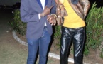 Waly Seck pose avec le paparazzi Chon