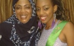 Ndeye Néné Thioye, la miss Africité très joyeuse avec sa maman 