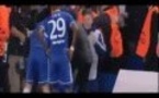 Vidéo- Mourinho traverse tout le terrain pour féliciter Demba Ba après son but
