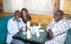 Pape Diouf pose avec son épouse et son ami Amath Samb