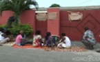Gabon : Il escroque 34 millions à une jeune dame, ils assiègent sa maison