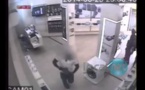 VIDEO. Un homme vole un ordinateur portable en toute décontraction 
