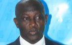 Serigne Mbacké Ndiaye et Karim Wade discutent longuement de…