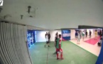 Vidéo: Brandao assène un coup de boule à Thiago Motta et lui casse le nez.