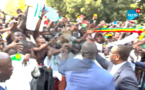 "Président Macky yagnou djigg, Président Macky yagnou djigg", crient à tue-tête les supporters