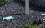 L'Argentine championne du monde: ivres de joie, soulagés, les Argentins par millions dans les rues