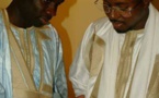 Serigne Bass Abdou Khadre prie pour Pape Diouf