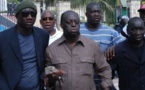 (3 Photos) Quand Niasse manifestait avec une grosse pierre dans la main