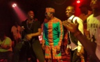 Akon et Mbaye Dièye Faye sur la scène de Pape Diouf