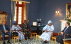 Photos - Mimi Touré dans ses habits de chef de la Mission d'observation des élections législatives de l'Ile Maurice