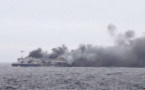 Les images du ferry en flammes au large de la Grèce