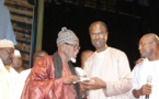 Le chanteur Ablaye Niang décoré par…Serigne Touba