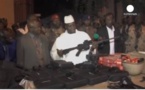 Gambie: Jammeh exhibe les armes des présumés putschistes et accuse les Etats-Unis (vidéo) 