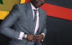 Pape Ngagne Ndiaye, animateur de « Faram Facce » en mode costume très élégant.