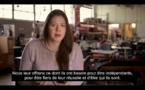 Elle s'est fait hurler dessus parce qu'elle offrait des manteaux aux sans-abris. Sa réponse ? Tout simplement géniale !
